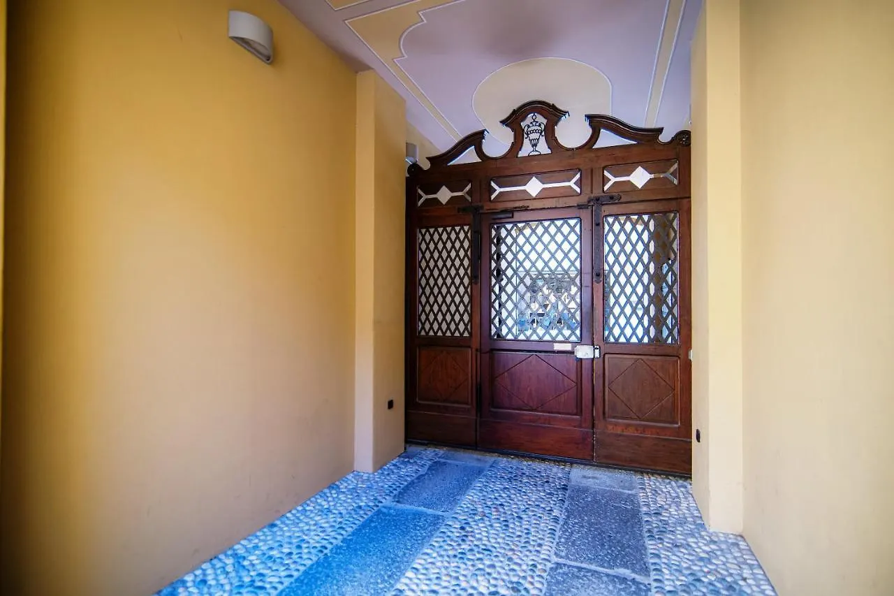 Sky Attic 72 - The House Of Travelers Daire Como
