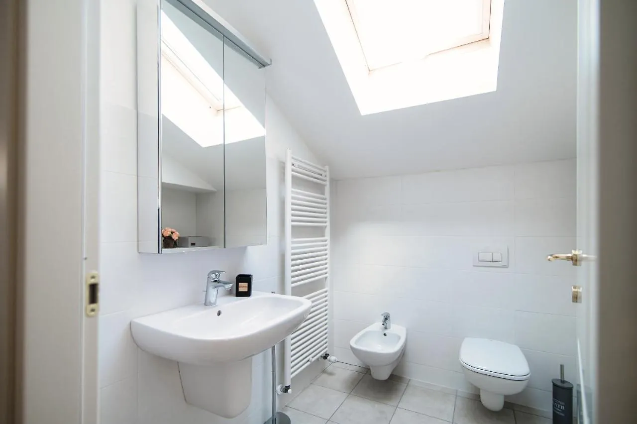 Sky Attic 72 - The House Of Travelers Apartment Como Italy