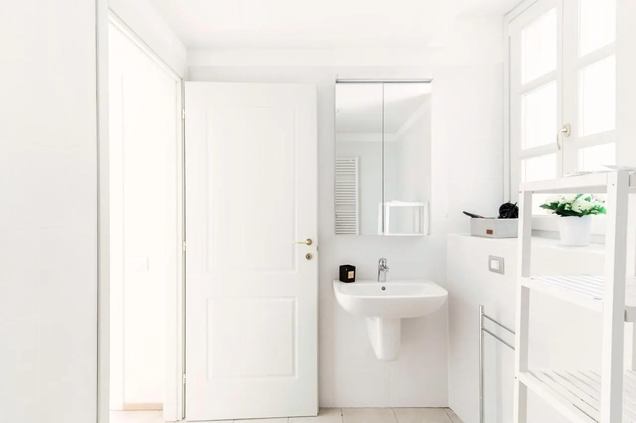 Sky Attic 72 - The House Of Travelers Apartment Como