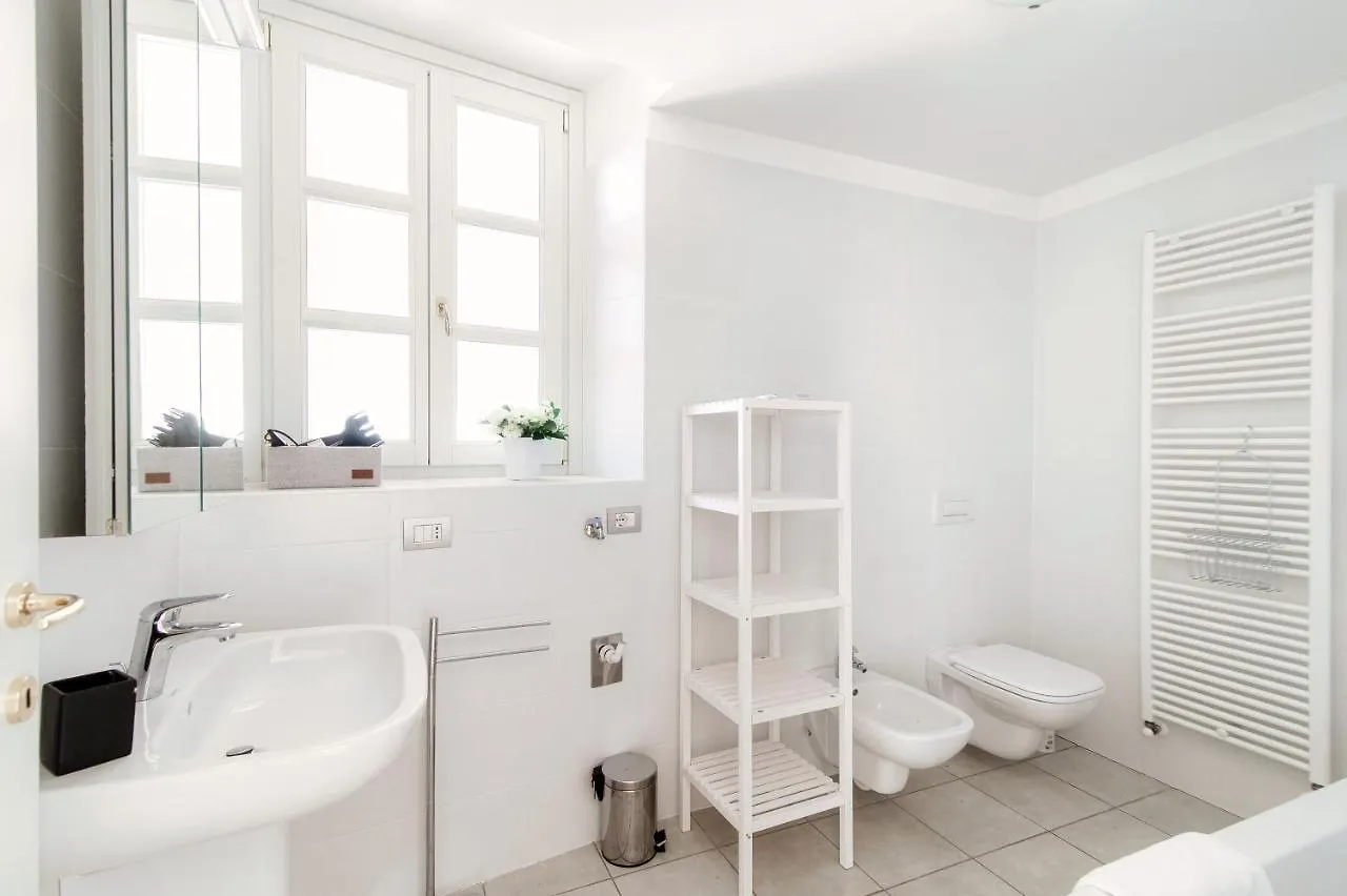 Sky Attic 72 - The House Of Travelers Apartment Como