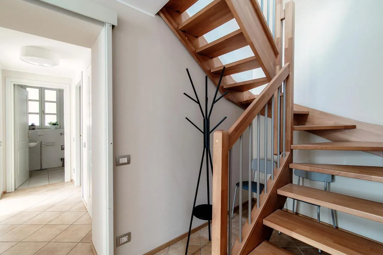 Sky Attic 72 - The House Of Travelers Daire Como