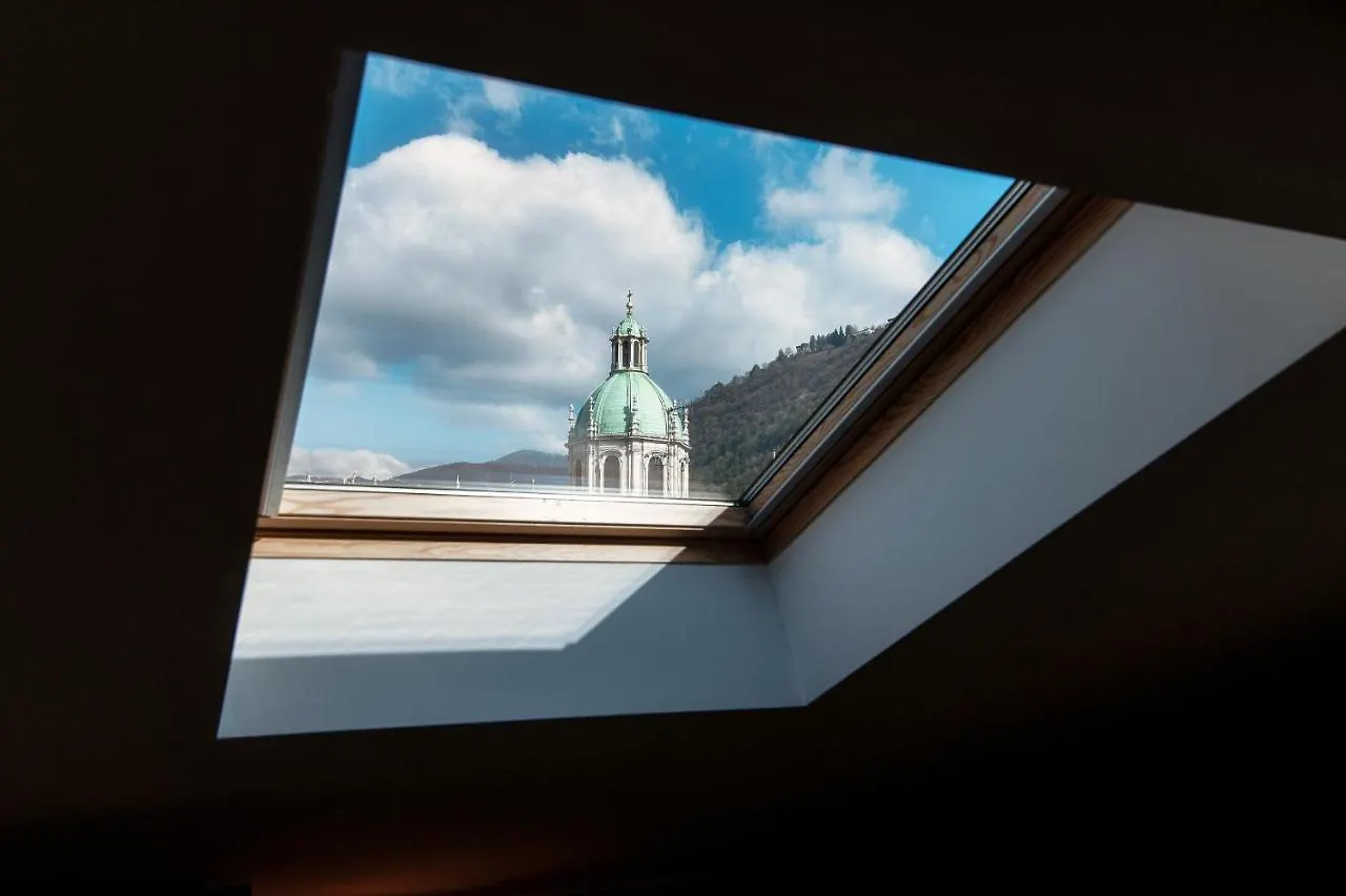 Sky Attic 72 - The House Of Travelers Daire Como